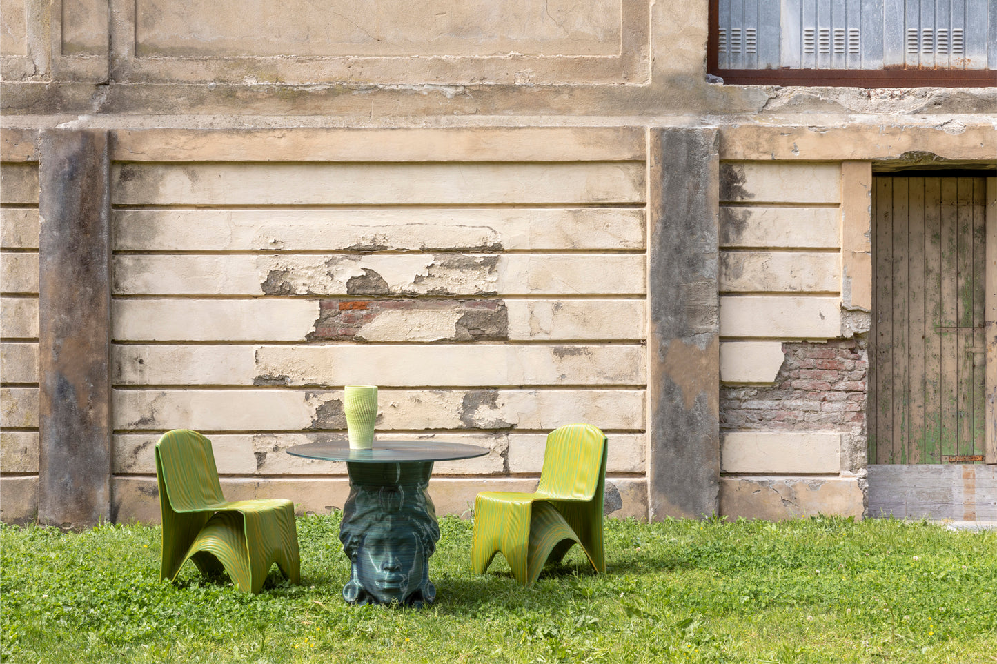 MORO DINING TABLE